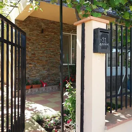 Pensión Vila Aris *