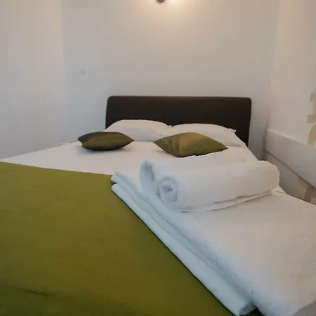 Vila Aris Pensión